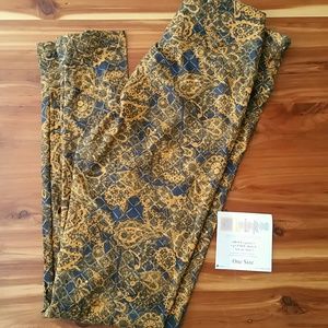 NWT OS LULAROE LEGGINGS